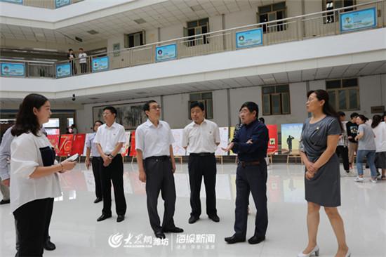 潍坊学院举办省大艺节招贴设计大赛作品展